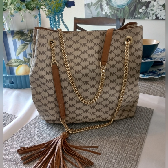 NWOT Stylish Tan and Brown Michael Kors Tote Bag - Picture 1 of 15